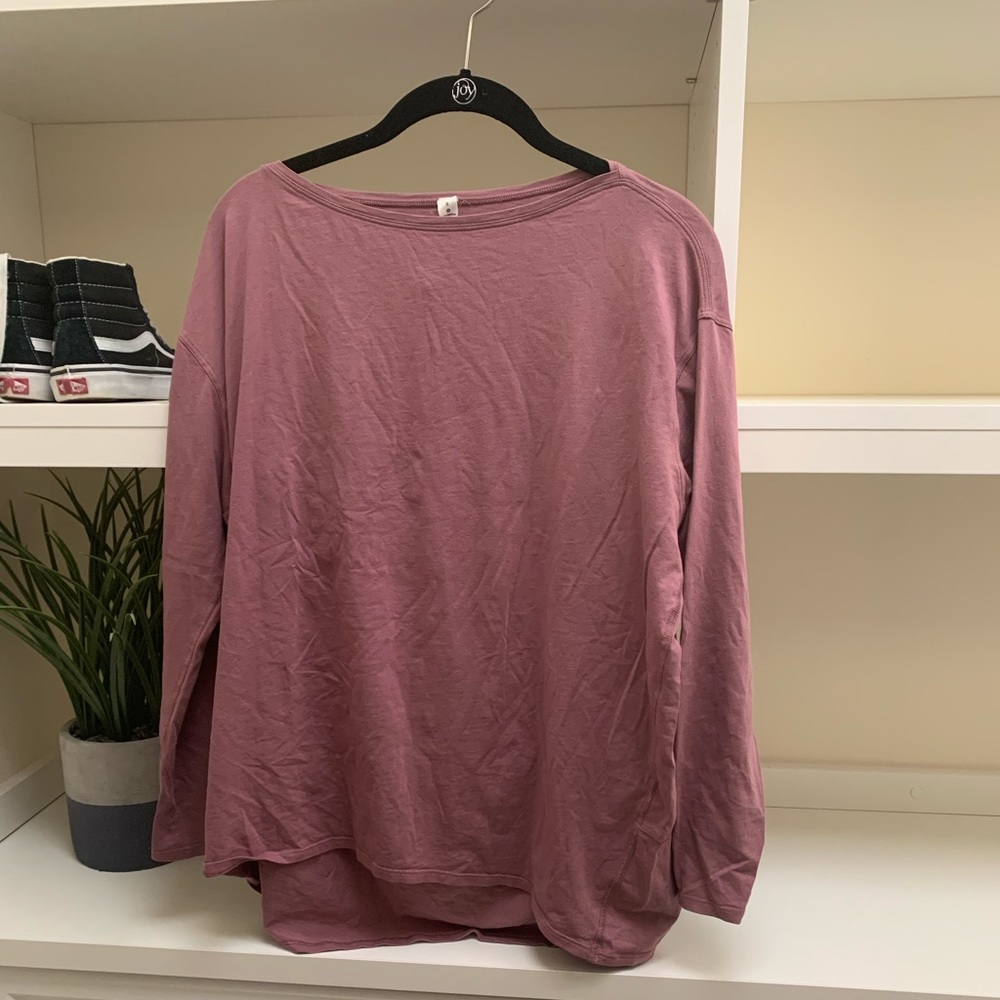 mauve long sleeve lululemon top!